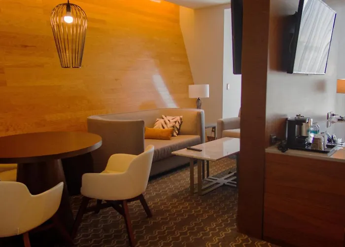 Doubletree By Hilton Santa Fe Hotel