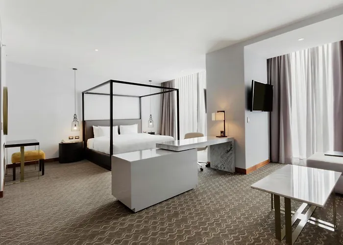 Hotel Doubletree By Hilton Santa Fe 4*