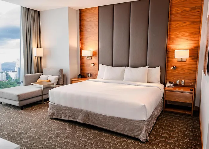 Doubletree By Hilton Santa Fe 4*