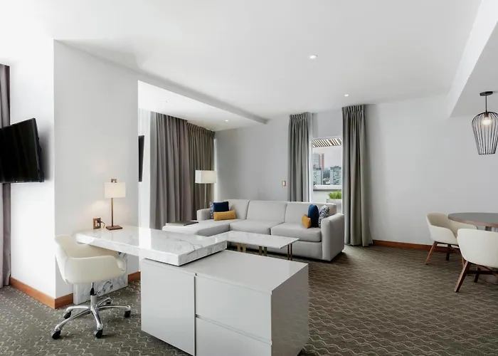 Doubletree By Hilton Santa Fe Hotel